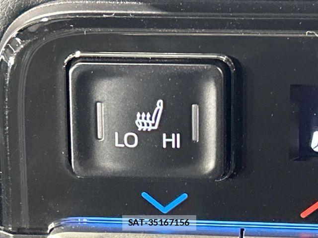 Toyota VOXY 2025-04 4051564-8