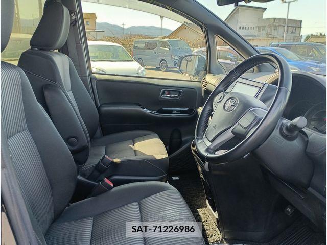 Toyota VOXY 2018-08 4244135-9