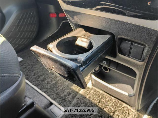 Toyota VOXY 2018-08 4244135-15
