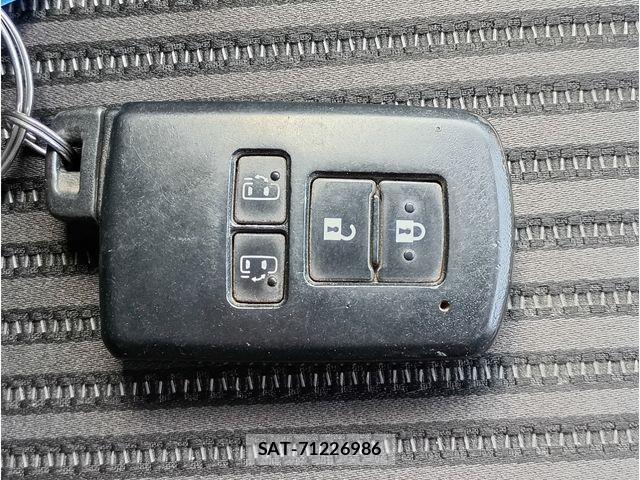 Toyota VOXY 2018-08 4244135-18