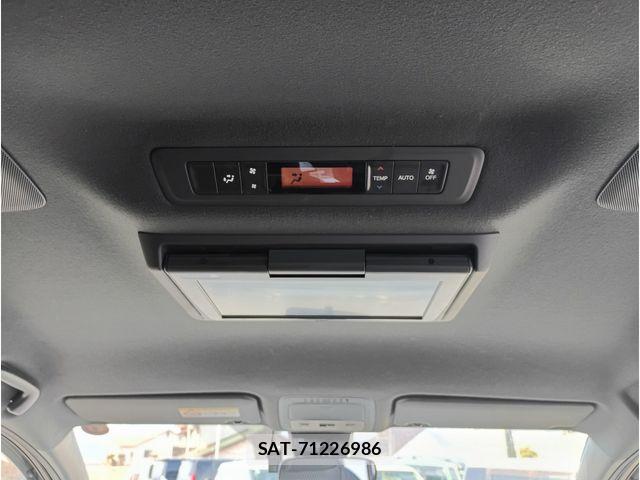 Toyota VOXY 2018-08 4244135-20