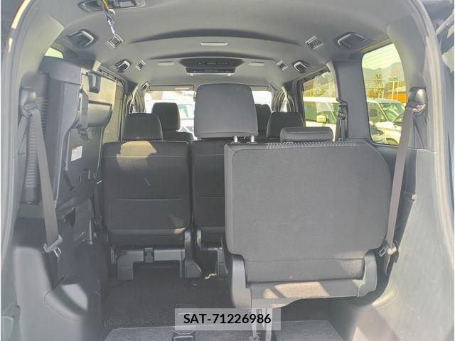 Toyota VOXY 2018-08 4244135-28