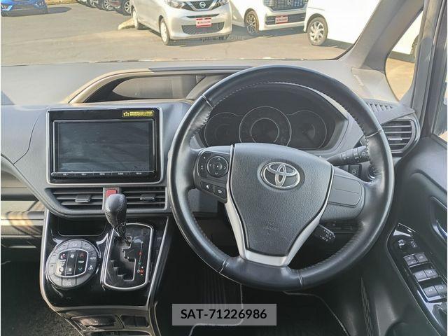 Toyota VOXY 2018-08 4244135-7