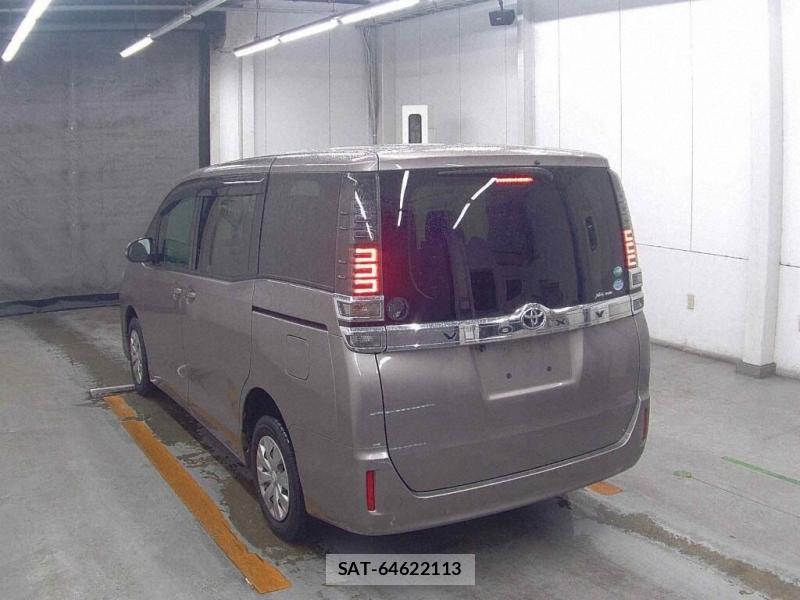 Toyota VOXY 2019-05 7686364-2