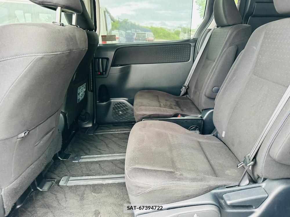 Toyota VOXY 2017 7268133-9