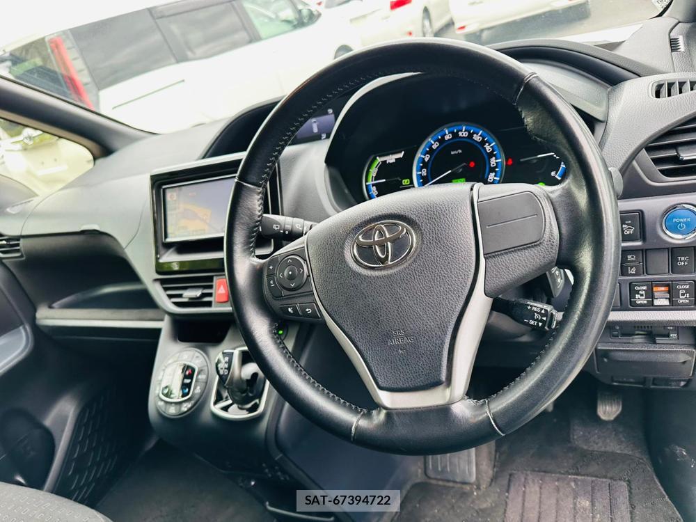 Toyota VOXY 2017 7268133-14
