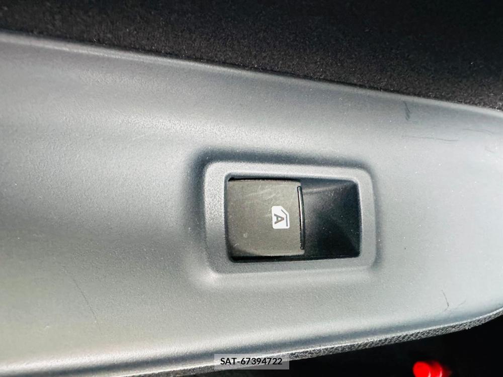 Toyota VOXY 2017 7268133-23