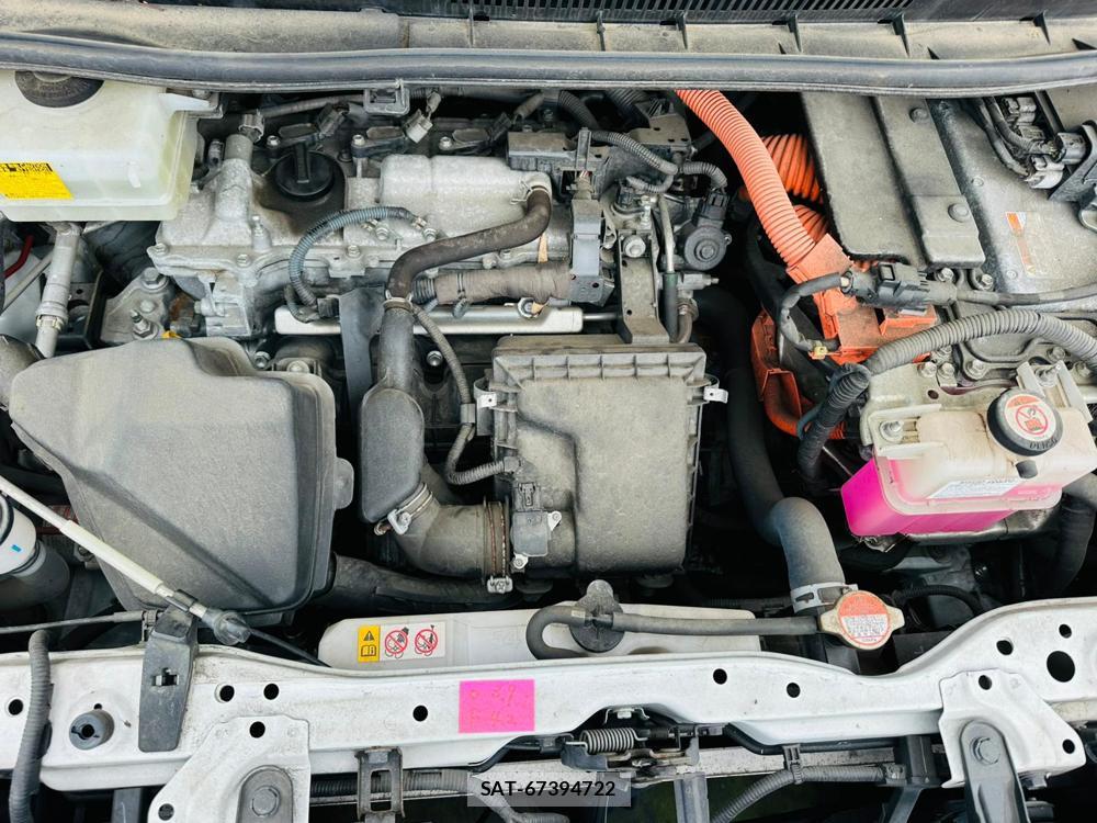 Toyota VOXY 2017 7268133-38