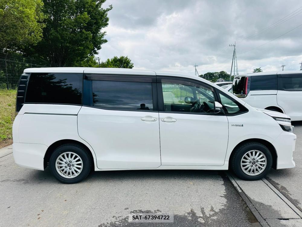 Toyota VOXY 2017 7268133-5