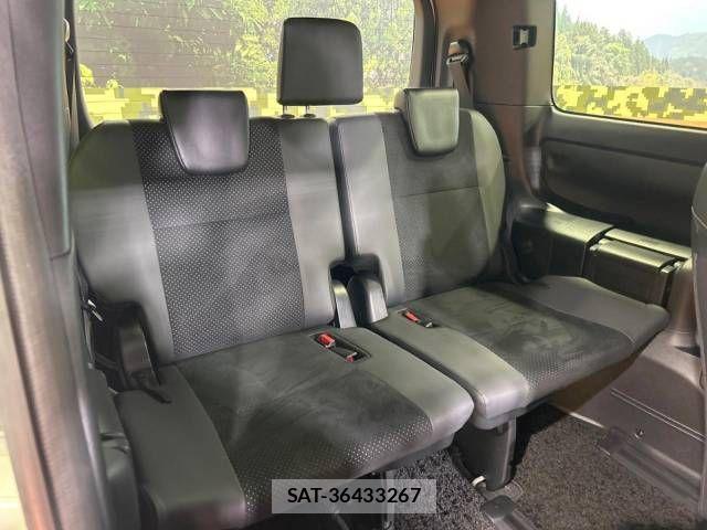 Toyota VOXY HYBRID 2021-08 534318-10