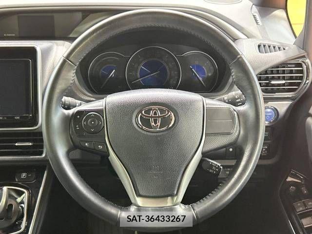 Toyota VOXY HYBRID 2021-08 534318-11