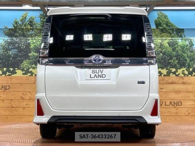 Toyota VOXY HYBRID 2021-08 534318-15