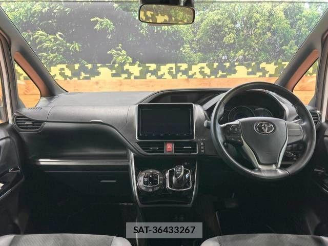 Toyota VOXY HYBRID 2021-08 534318-1