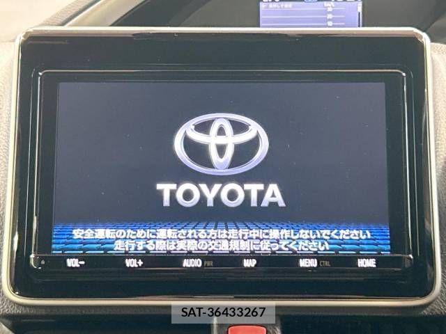 Toyota VOXY HYBRID 2021-08 534318-4