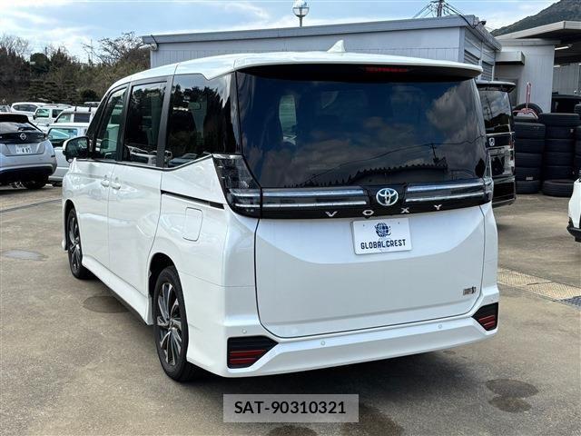 Toyota VOXY HYBRID 2024-06 693323-10