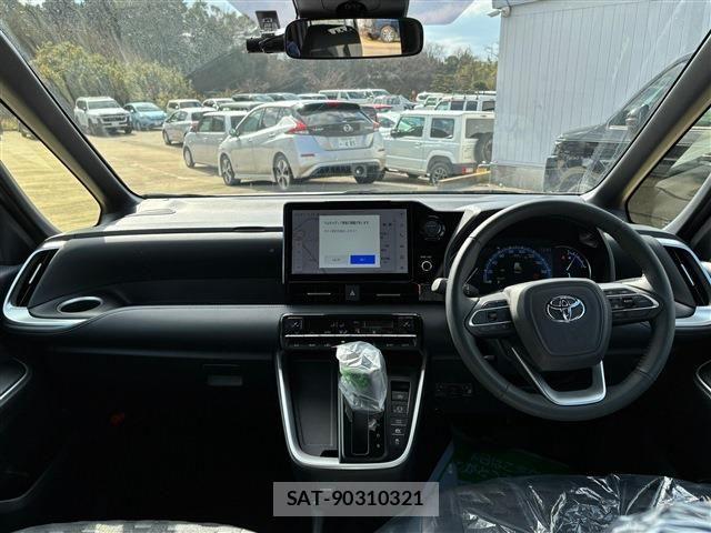 Toyota VOXY HYBRID 2024-06 693323-1
