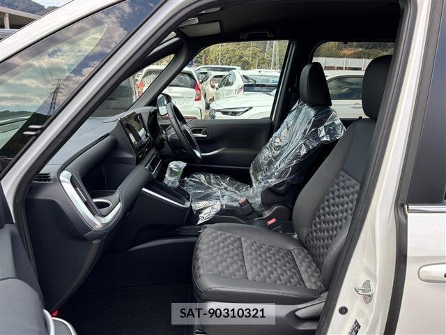 Toyota VOXY HYBRID 2024-06 693323-2