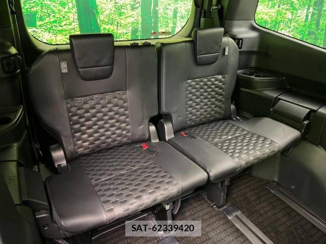 Toyota VOXY HYBRID 2023-07 855337-10