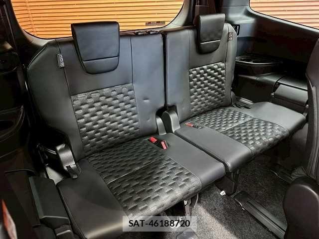Toyota VOXY HYBRID 2025-01 934383-10