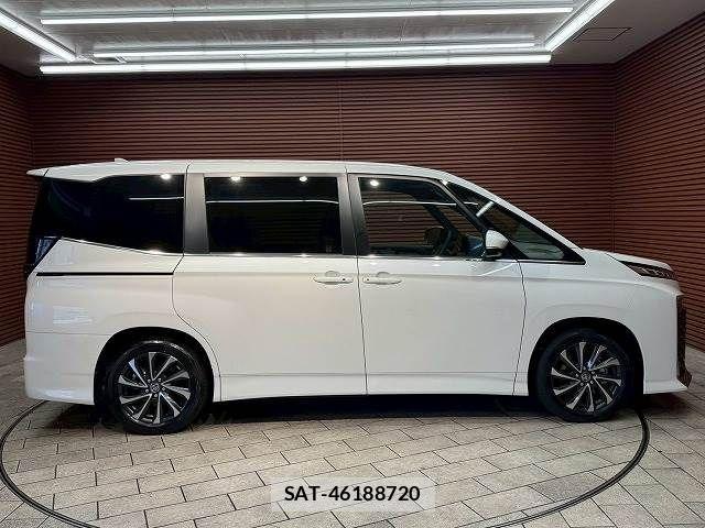 Toyota VOXY HYBRID 2025-01 934383-15