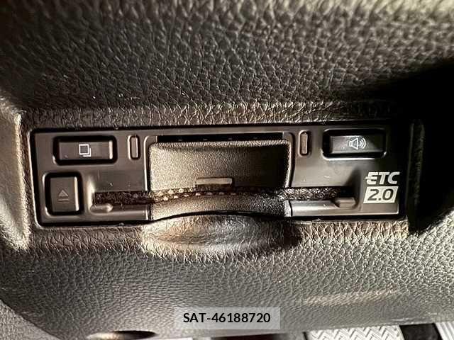 Toyota VOXY HYBRID 2025-01 934383-7