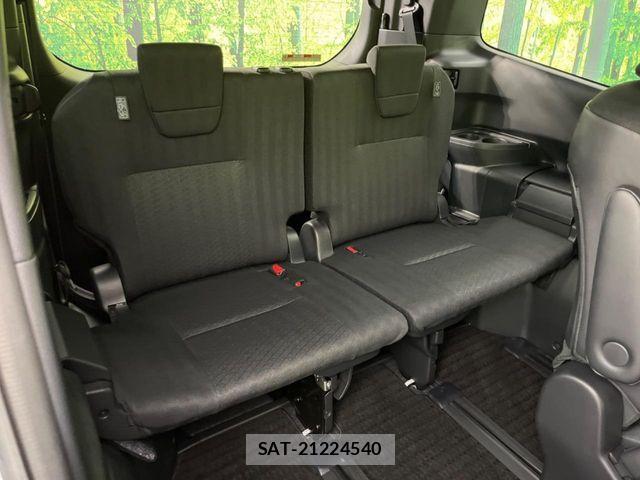 Toyota VOXY HYBRID 2023-02 977883-9