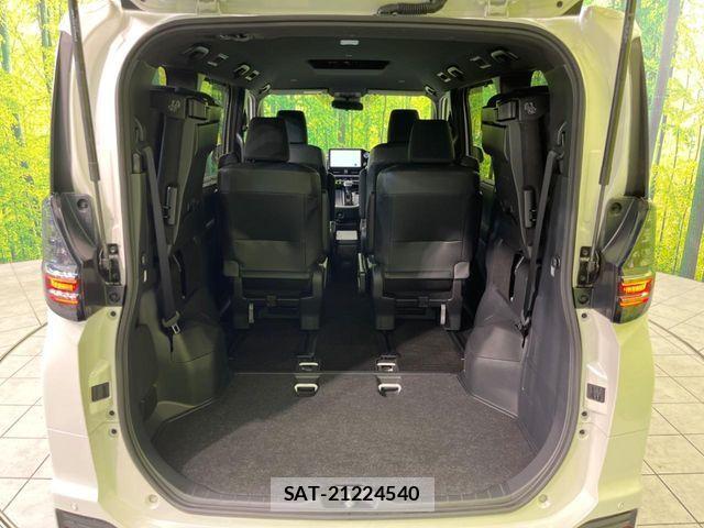 Toyota VOXY HYBRID 2023-02 977883-10