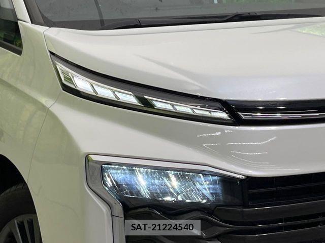 Toyota VOXY HYBRID 2023-02 977883-12