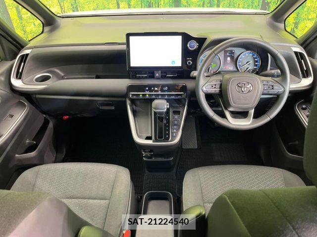 Toyota VOXY HYBRID 2023-02 977883-1