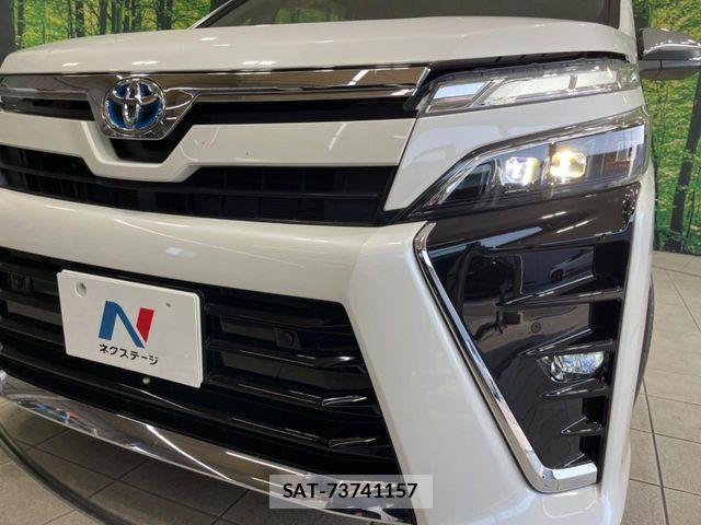 Toyota VOXY HYBRID 2020-08 1019602-12