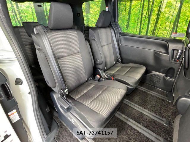 Toyota VOXY HYBRID 2020-08 1019602-8