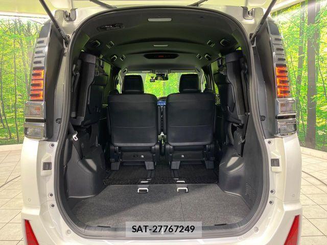 Toyota VOXY HYBRID 2020-11 1075431-10