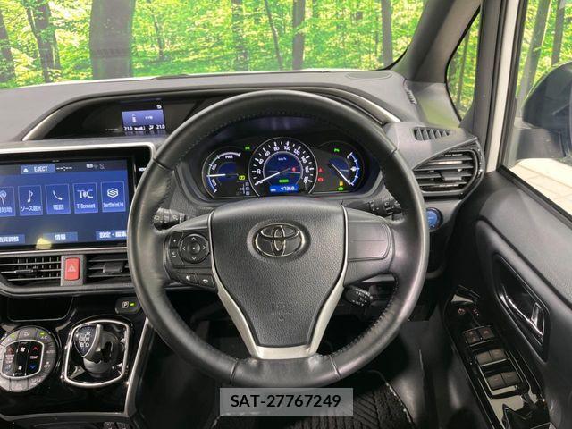 Toyota VOXY HYBRID 2020-11 1075431-11