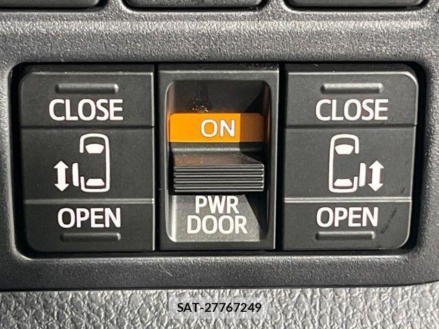 Toyota VOXY HYBRID 2020-11 1075431-2