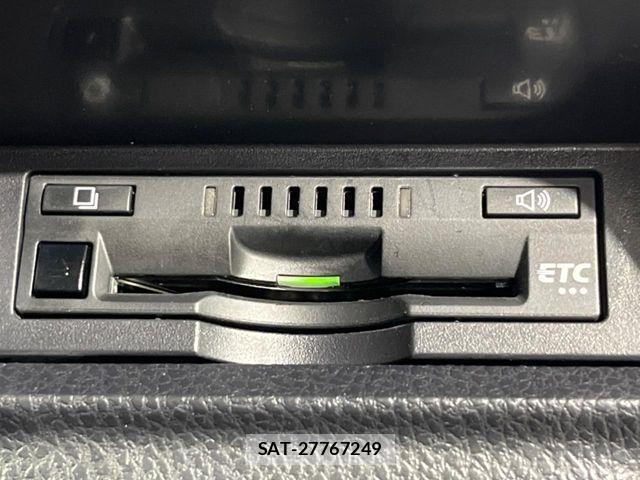 Toyota VOXY HYBRID 2020-11 1075431-6