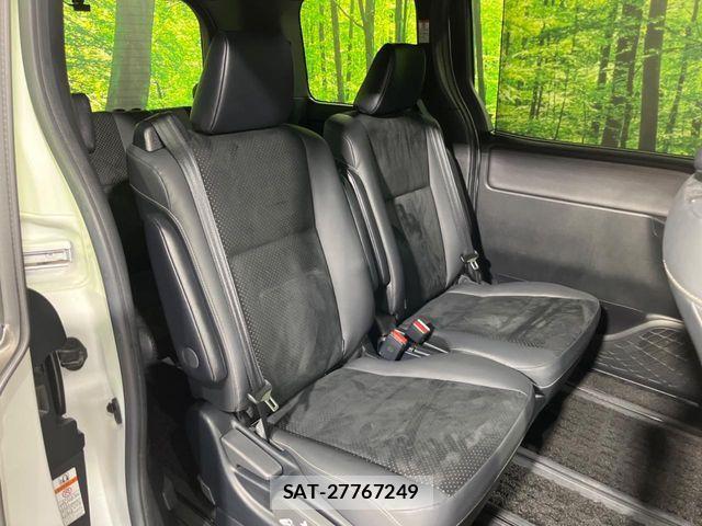 Toyota VOXY HYBRID 2020-11 1075431-8