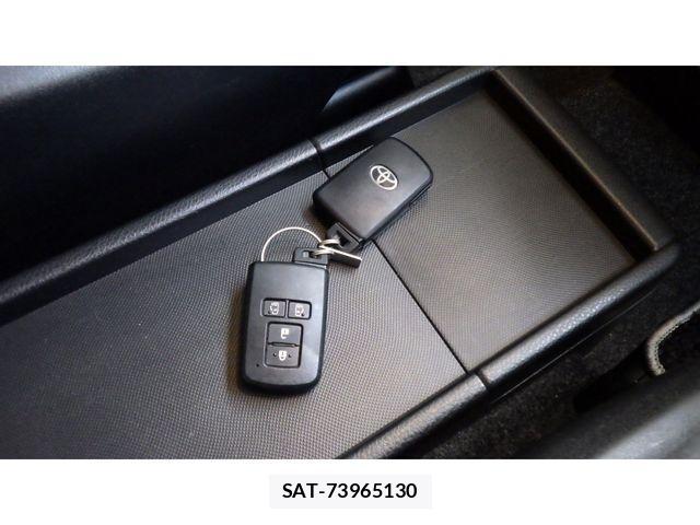 Toyota VOXY HYBRID 2016-11 1128037-15