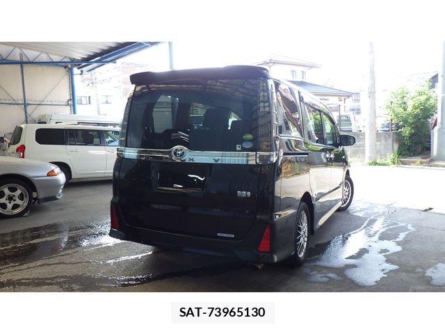 Toyota VOXY HYBRID 2016-11 1128037-6