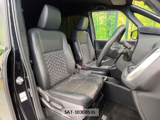 Toyota VOXY HYBRID 2023-03 1175362-7