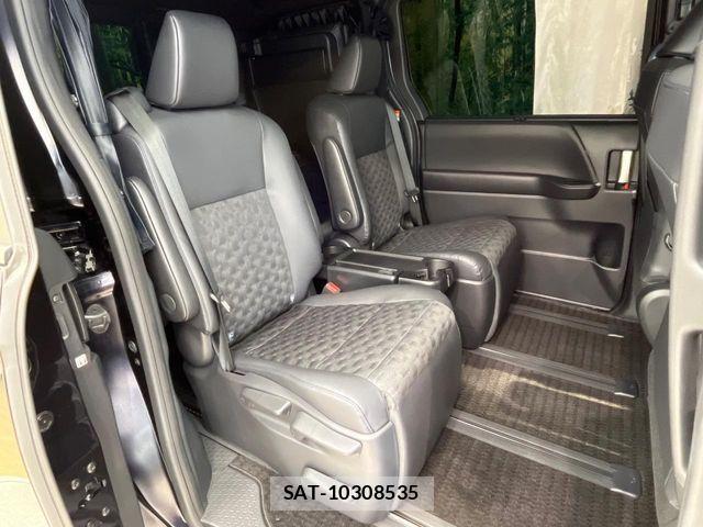 Toyota VOXY HYBRID 2023-03 1175362-8