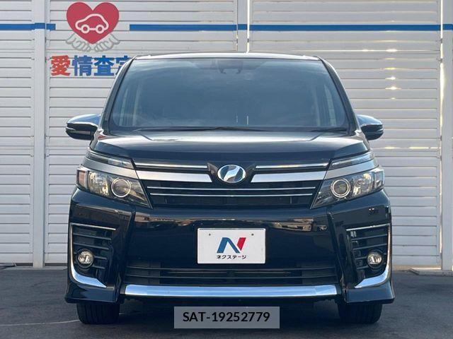 Toyota VOXY HYBRID 2017-03 1299989-15