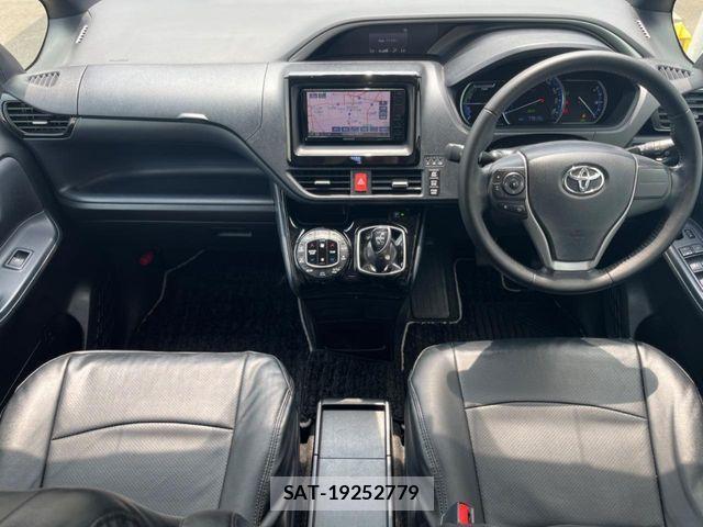 Toyota VOXY HYBRID 2017-03 1299989-1
