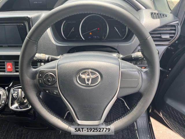 Toyota VOXY HYBRID 2017-03 1299989-8