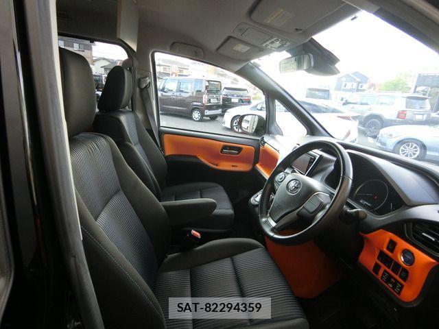 Toyota VOXY HYBRID 2016-03 1386924-12