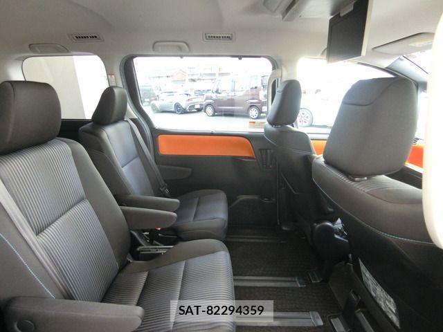 Toyota VOXY HYBRID 2016-03 1386924-14