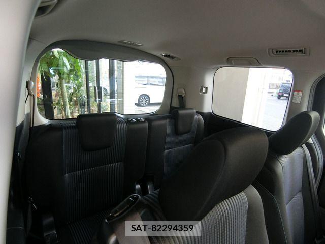 Toyota VOXY HYBRID 2016-03 1386924-15