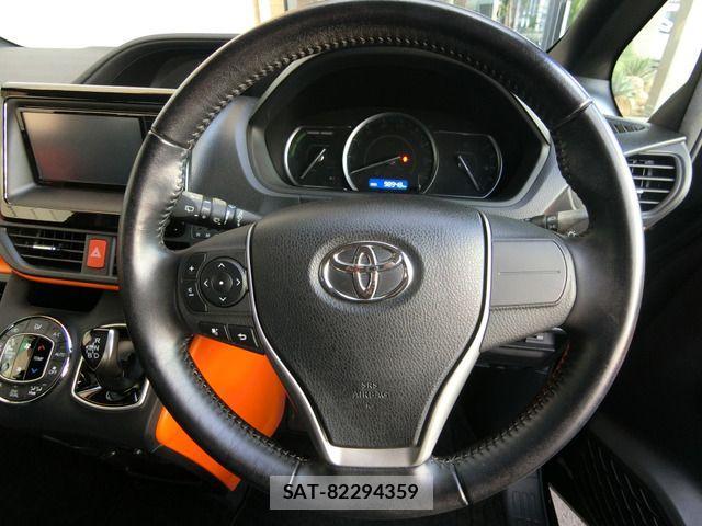 Toyota VOXY HYBRID 2016-03 1386924-17