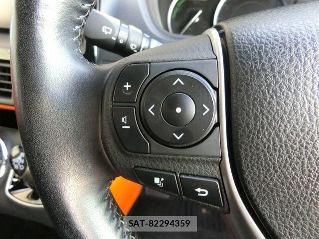 Toyota VOXY HYBRID 2016-03 1386924-18
