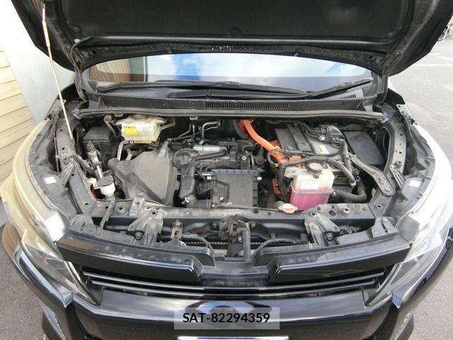 Toyota VOXY HYBRID 2016-03 1386924-3