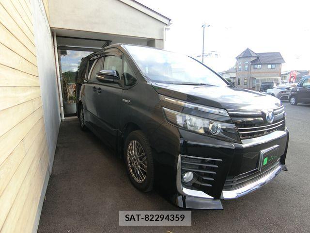Toyota VOXY HYBRID 2016-03 1386924-6